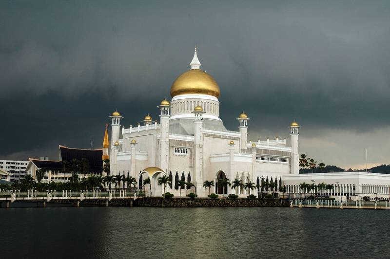 sultan-omar-ali-saifuddin-mosque